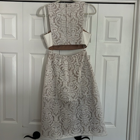 BCBG MAXAZRIA Size Small Two Piece Top & Skirt - Picture 3 of 3